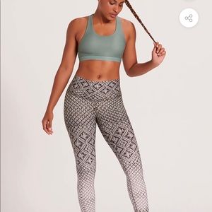 Niyamasol Leggings: “Macramé print”